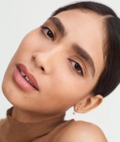 Rimmel London Brow Pro Micro Wenkbrauwpotlood - 002 Soft Brown 15 Rimmel London Brow Pro Micro Wenkbrauwpotlood - 002 Soft Brown -Cosmeticawinkel 1016x1200 2