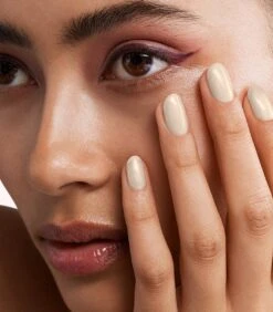 Pink Gellac - Magic Pearl - Gellak - Vegan - Wit - Glanzend - 15ml 13 Pink Gellac - Magic Pearl - Gellak - Vegan - Wit - Glanzend - 15ml -Cosmeticawinkel 1050x1200 20