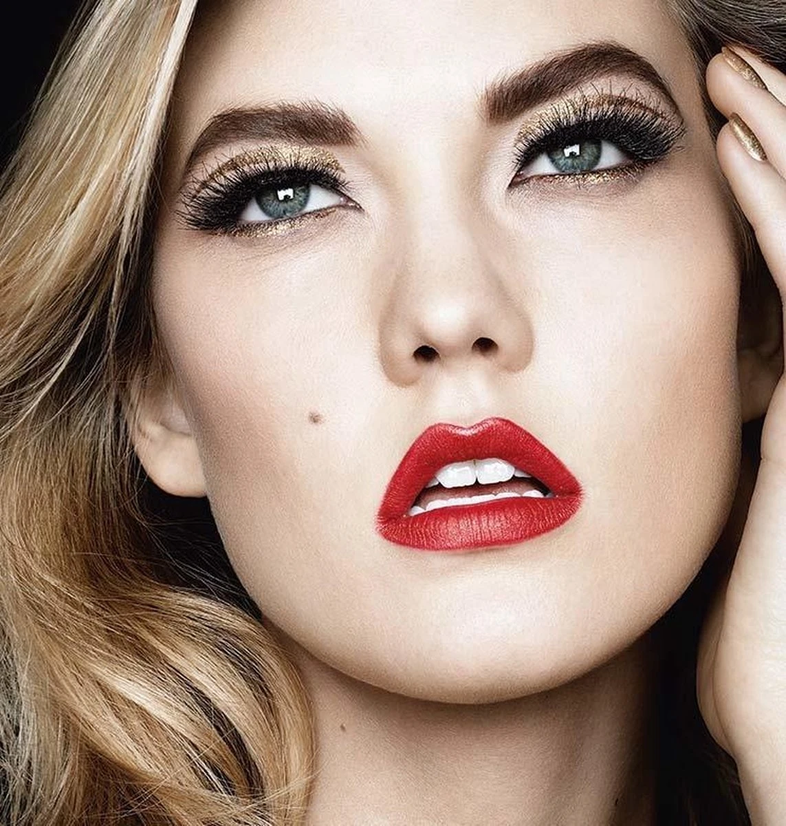 L'Oréal Paris Color Riche Gold Obsession Lippenstift - Rouge Gold 4 L'Oréal Paris Color Riche Gold Obsession Lippenstift - Rouge Gold - Afbeelding 2