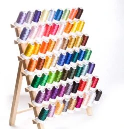 Merkloos Houten Naaigaren Rek - 60 Houders Voor Garen - Voor Naaien & Borduren - Opbergrek Staand - 60 Pinnen - Houder - Organizer - Hout 13 Merkloos Houten Naaigaren Rek - 60 Houders Voor Garen - Voor Naaien & Borduren - Opbergrek Staand - 60 Pinnen - Houder - Organizer - Hout -Cosmeticawinkel 1154x1200 8