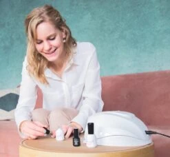 Miss Jules - 6-Delige Gellak Starterspakket - Nagellak - Kleur Paars, Roze & Glitter - Glanzend & Dekkend Resultaat 18 Miss Jules - 6-Delige Gellak Starterspakket - Nagellak - Kleur Paars, Roze & Glitter - Glanzend & Dekkend Resultaat -Cosmeticawinkel 1200x1110