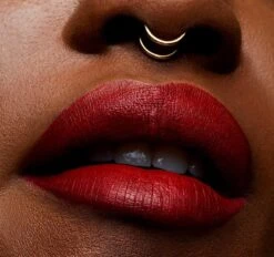 MAC RETRO MATTE LIQUID LIPSTICK - FEELS SO GRAND -Cosmeticawinkel 1200x1125