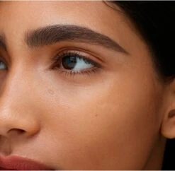 Rimmel London Brow Pro Micro Wenkbrauwpotlood - 002 Soft Brown 14 Rimmel London Brow Pro Micro Wenkbrauwpotlood - 002 Soft Brown -Cosmeticawinkel 1200x1177 8