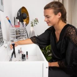 Relaxdays Cosmetica Organizer - Cosmeticahouder - Make Up Toren - Doorzichtig - 16 Vakken - Zwart 11 Relaxdays Cosmetica Organizer - Cosmeticahouder - Make Up Toren - Doorzichtig - 16 Vakken - Zwart -Cosmeticawinkel 1200x1200 1026