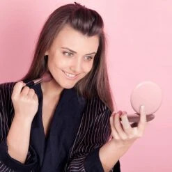 Led-verlichte Oplaadbare Compacte Make-up Spiegel Rond |1 X 2 X Vergroting | Make-upspiegel | Zakspiegel | Handspiegel | Reisspiegel | Dimbaar|als Cadeau | USB-lader | Rond | Zwart -Cosmeticawinkel 1200x1200 1039