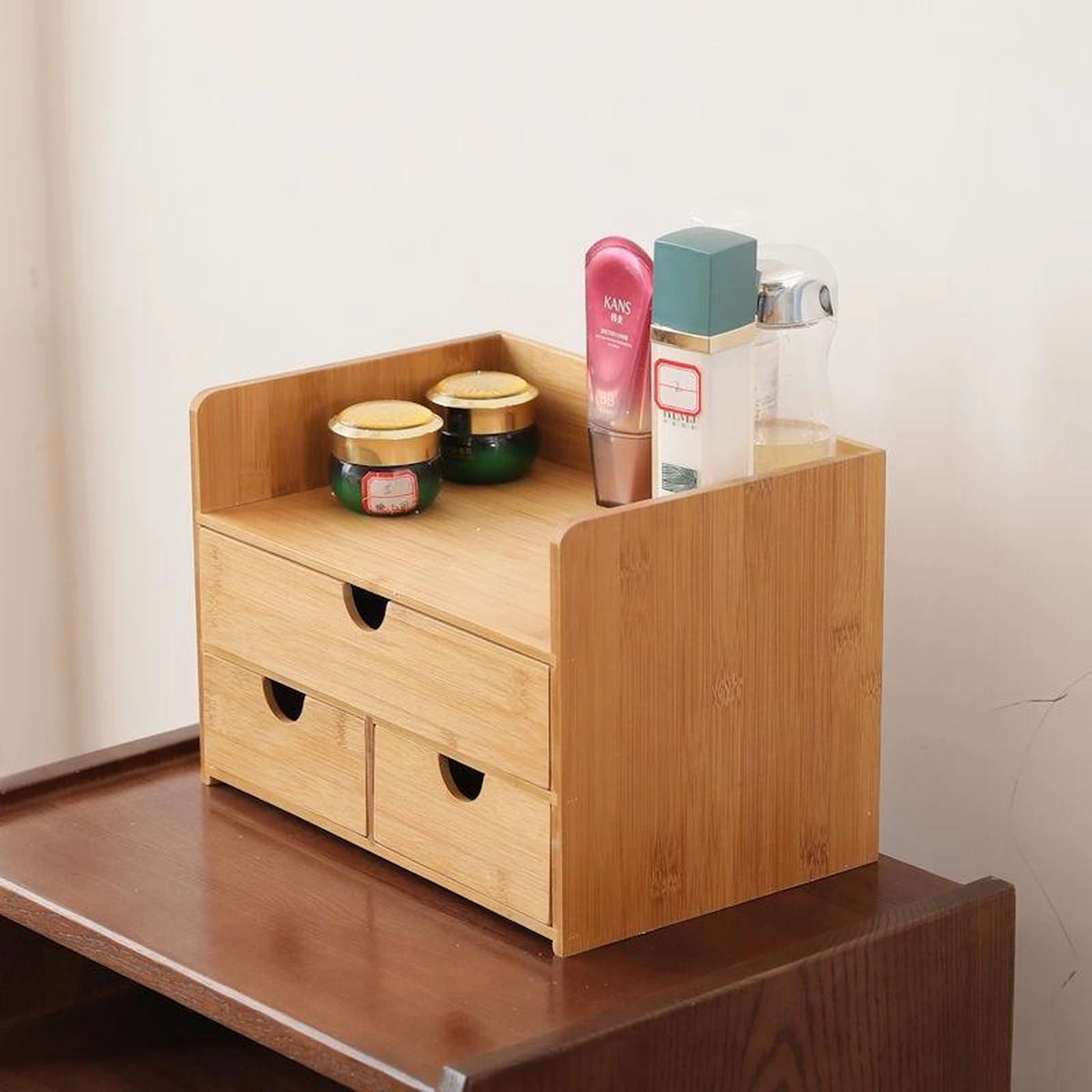 Merkloos Decopatent® Luxe Make-up Organizer Met 3 Lades - Cosmetica Organizer Make Up Met Schuiflade Bamboe Hout - Cosmeticahouder - Toren 10 Merkloos Decopatent® Luxe Make-up Organizer Met 3 Lades - Cosmetica Organizer Make Up Met Schuiflade Bamboe Hout - Cosmeticahouder - Toren - Afbeelding 8