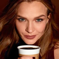 Maybelline SuperStay Matte Ink Lipstick Coffee Collection Limited Edition - 265 Caramel Collector - Nude Lippenstift - 5 Ml -Cosmeticawinkel 1200x1200 130