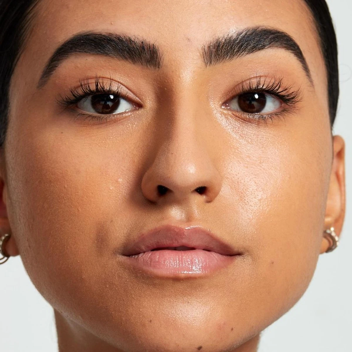 NYX Professional Makeup Fill & Fluff Eyebrow Pomade Pencil - FFEP08 Black - Wenkbrauw Potlood - 0,2 Gr 8 NYX Professional Makeup Fill & Fluff Eyebrow Pomade Pencil - FFEP08 Black - Wenkbrauw Potlood - 0,2 Gr - Afbeelding 6