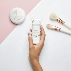 Embryolisse Secret De Maquilleurs - BB Cream -Cosmeticawinkel 1200x1200 190