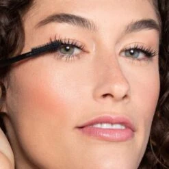 ILIA Beauty - Mascara After Midnight 14 ILIA Beauty - Mascara After Midnight -Cosmeticawinkel 1200x1200 491