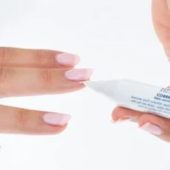 Herome Corrector Pen - Milde Acetonvrije Nagellakremover In Een Handige Stift - 3ml. 8 Herome Corrector Pen - Milde Acetonvrije Nagellakremover In Een Handige Stift - 3ml. -Cosmeticawinkel 1200x1200 714