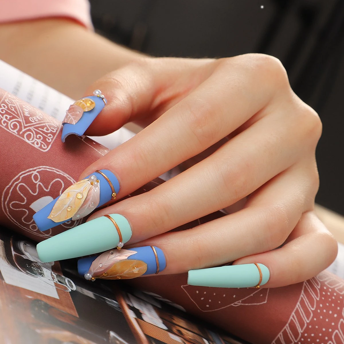 Royala C - Gellak Starterspakket + Inclusief Portable UV LED Lamp + Met 6 Verschillende Gellak Kleuren - Gellak Lamp – Gellac Set - Alle Benodigdheden In Eén 11 Royala C - Gellak Starterspakket + Inclusief Portable UV LED Lamp + Met 6 Verschillende Gellak Kleuren - Gellak Lamp – Gellac Set - Alle Benodigdheden In Eén - Afbeelding 9