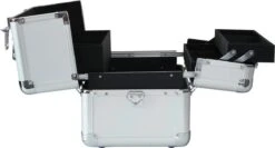 Veronica NAIL-PRODUCTS - Aluminium Koffer - Zilver - 3 Vaks - Draagriem En Afsluitbaar - Beautycase Voor Nagel, Pedicure, Manicure, Visagie, Make-up, Kapper Spullen. 9 Veronica NAIL-PRODUCTS - Aluminium Koffer - Zilver - 3 Vaks - Draagriem En Afsluitbaar - Beautycase Voor Nagel, Pedicure, Manicure, Visagie, Make-up, Kapper Spullen. -Cosmeticawinkel 1200x647