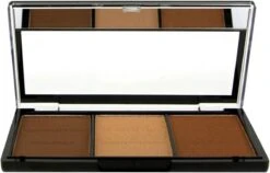 Makeup Revolution - Ultra Brightening Contour Kit C04 - Light/Medium -Cosmeticawinkel 1200x768