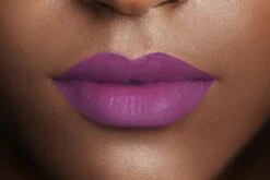 L'Oréal Paris Rouge Signature Lippenstift - 104 I Rebel - Paars - Matte Vloeibare Lipstick 18 L'Oréal Paris Rouge Signature Lippenstift - 104 I Rebel - Paars - Matte Vloeibare Lipstick -Cosmeticawinkel 1200x800 4