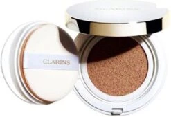 Clarins Everlasting Cushion - Foundation - SPF50 - 112 Amber -Cosmeticawinkel 1200x821 1