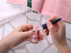 Herome Combi-Pack Voedende Nagelolie & Ridge Filling Base Coat (Nourishing Nail Oil & Ridge Filling Base Coat) - Herstelt Nagels, Maakt De Nagels Veerkrachtig & Vult Oneffenheden Op. Maakt De Nagel Egaal En Glad - 2*10ml. 19 Herome Combi-Pack Voedende Nagelolie & Ridge Filling Base Coat (Nourishing Nail Oil & Ridge Filling Base Coat) - Herstelt Nagels, Maakt De Nagels Veerkrachtig & Vult Oneffenheden Op. Maakt De Nagel Egaal En Glad - 2*10ml. -Cosmeticawinkel 1200x900 13