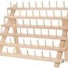 Merkloos Houten Naaigaren Rek - 60 Houders Voor Garen - Voor Naaien & Borduren - Opbergrek Staand - 60 Pinnen - Houder - Organizer - Hout -Cosmeticawinkel 1200x934 1