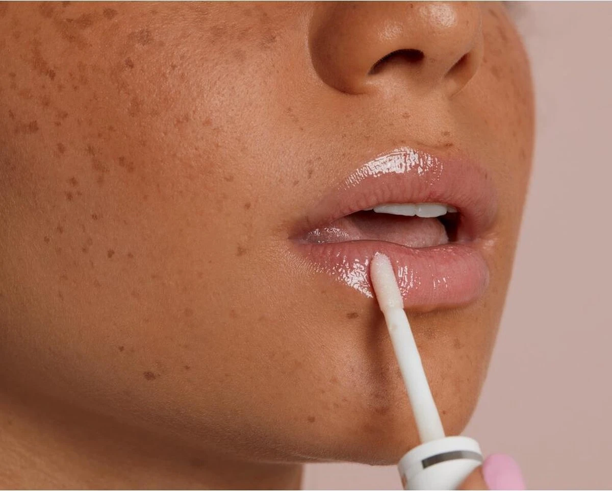 Labello Caring Lip Oil Dress Nude - 5.5 Ml 6 Labello Caring Lip Oil Dress Nude - 5.5 Ml - Afbeelding 4