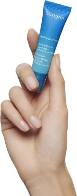 Clarins Hydra-Essentiel Moisture Replenishing Lip Balm Lippenbalsem 15 Ml 28 Clarins Hydra-Essentiel Moisture Replenishing Lip Balm Lippenbalsem 15 Ml -Cosmeticawinkel 473x1200 1