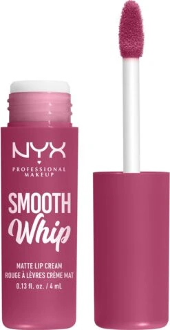 NYX Professional Makeup - Smooth Whip Matte Lip Cream Onesie Funsie - Vloeibare Lippenstift - 4ML 16 NYX Professional Makeup - Smooth Whip Matte Lip Cream Onesie Funsie - Vloeibare Lippenstift - 4ML -Cosmeticawinkel 621x1200 1