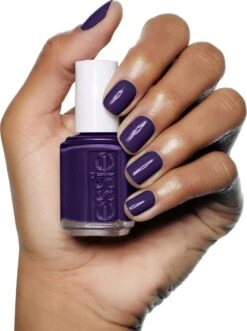 Essie Nagellak Winter 2018 - 588 Nightlights -Cosmeticawinkel 895x1200 2