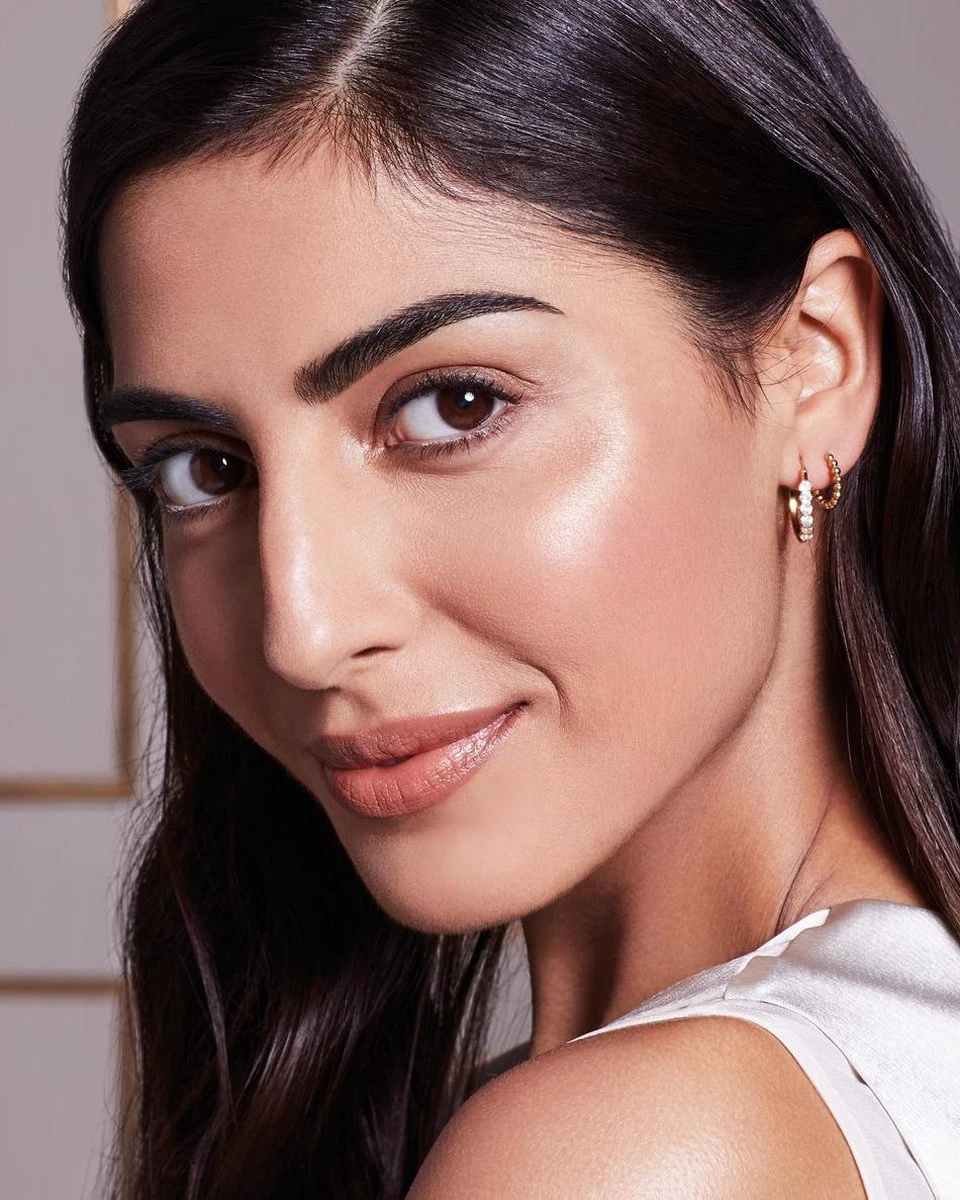 Max Factor Radiant Lift FD - 77 Golden Tan 9 Max Factor Radiant Lift FD - 77 Golden Tan - Afbeelding 7