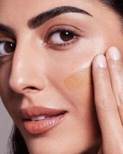 Max Factor Radiant Lift FD - 77 Golden Tan 19 Max Factor Radiant Lift FD - 77 Golden Tan -Cosmeticawinkel 960x1200 9